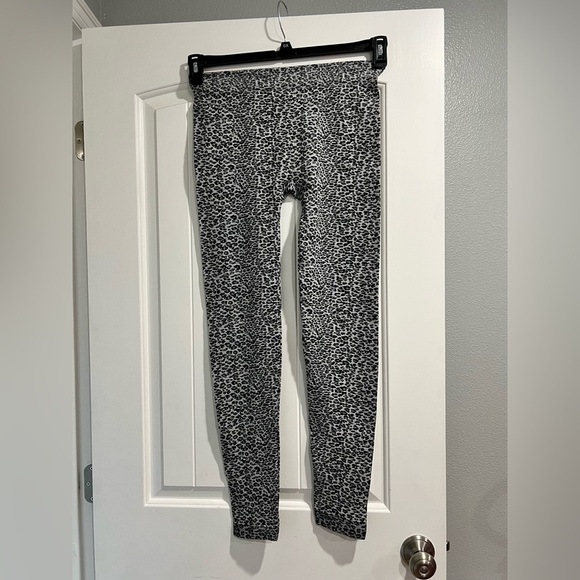 Vanity Pants - NWT Vanity leopard animal print leggings L/XL‎ large black white